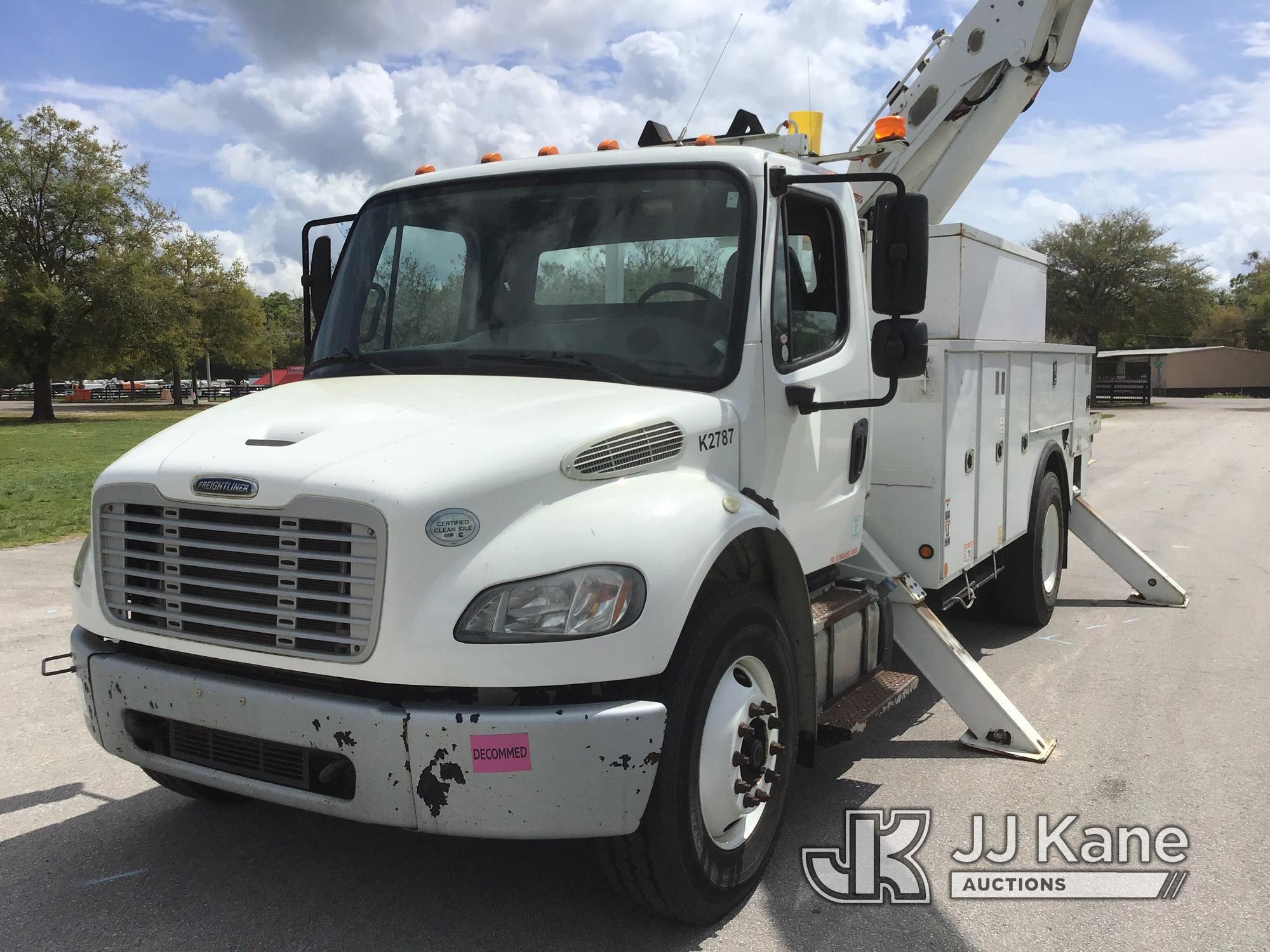 (Ocala, FL) Altec AA55E, Material Handling Bucket Truck rear mounted on 2015 Freightliner M2 106 Uti