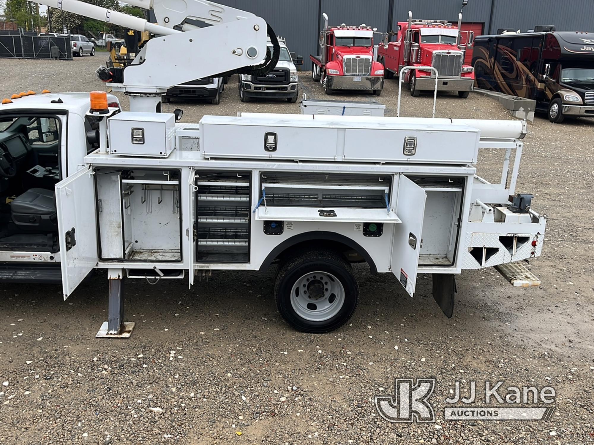 (Charlotte, NC) Altec AT40-MH, Articulating & Telescopic Material Handling Bucket Truck mounted behi