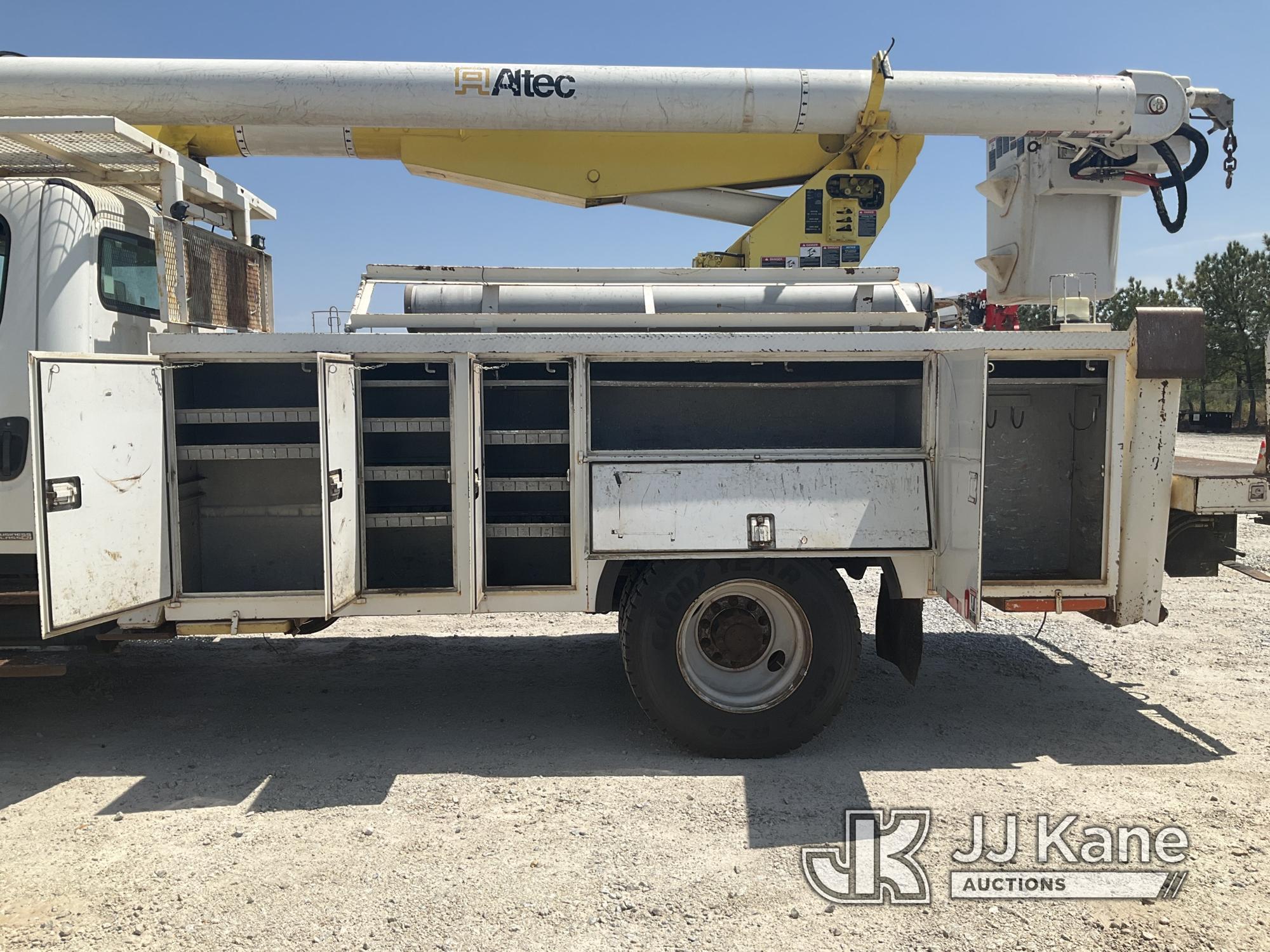 (Villa Rica, GA) Altec AM755H, Over-Center Material Handling Bucket rear mounted on 2006 Freightline