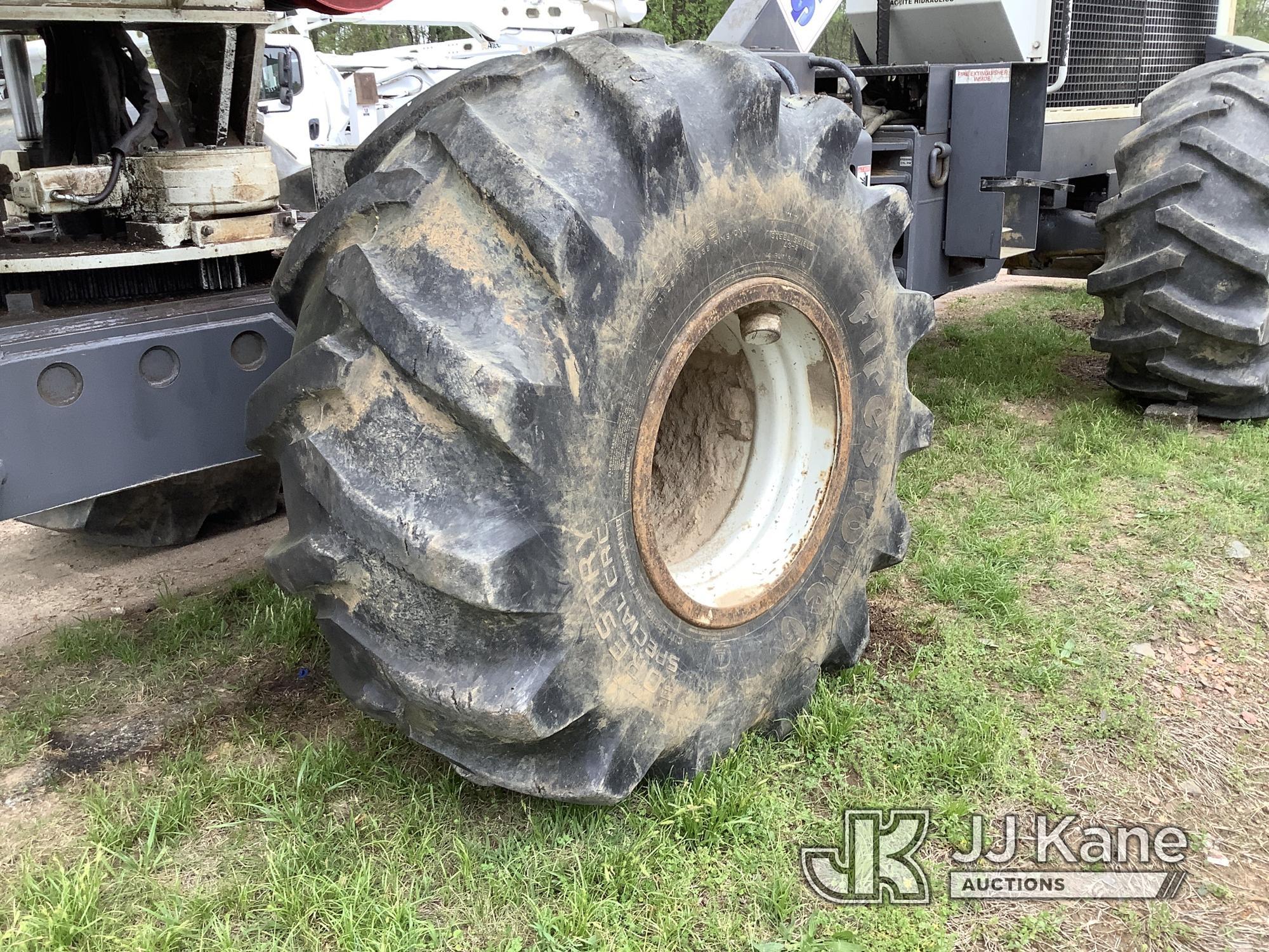 (Graysville, AL) 2017 Kershaw SkyTrim 75G2 Articulating Rubber Tired Tree Saw Not Running, Drive Sha