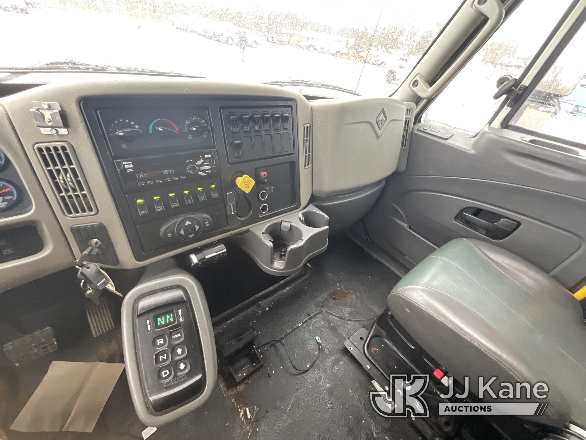 (Verona, KY) Altec L42M, Over-Center Material Handling Bucket Truck center mounted on 2013 Internati