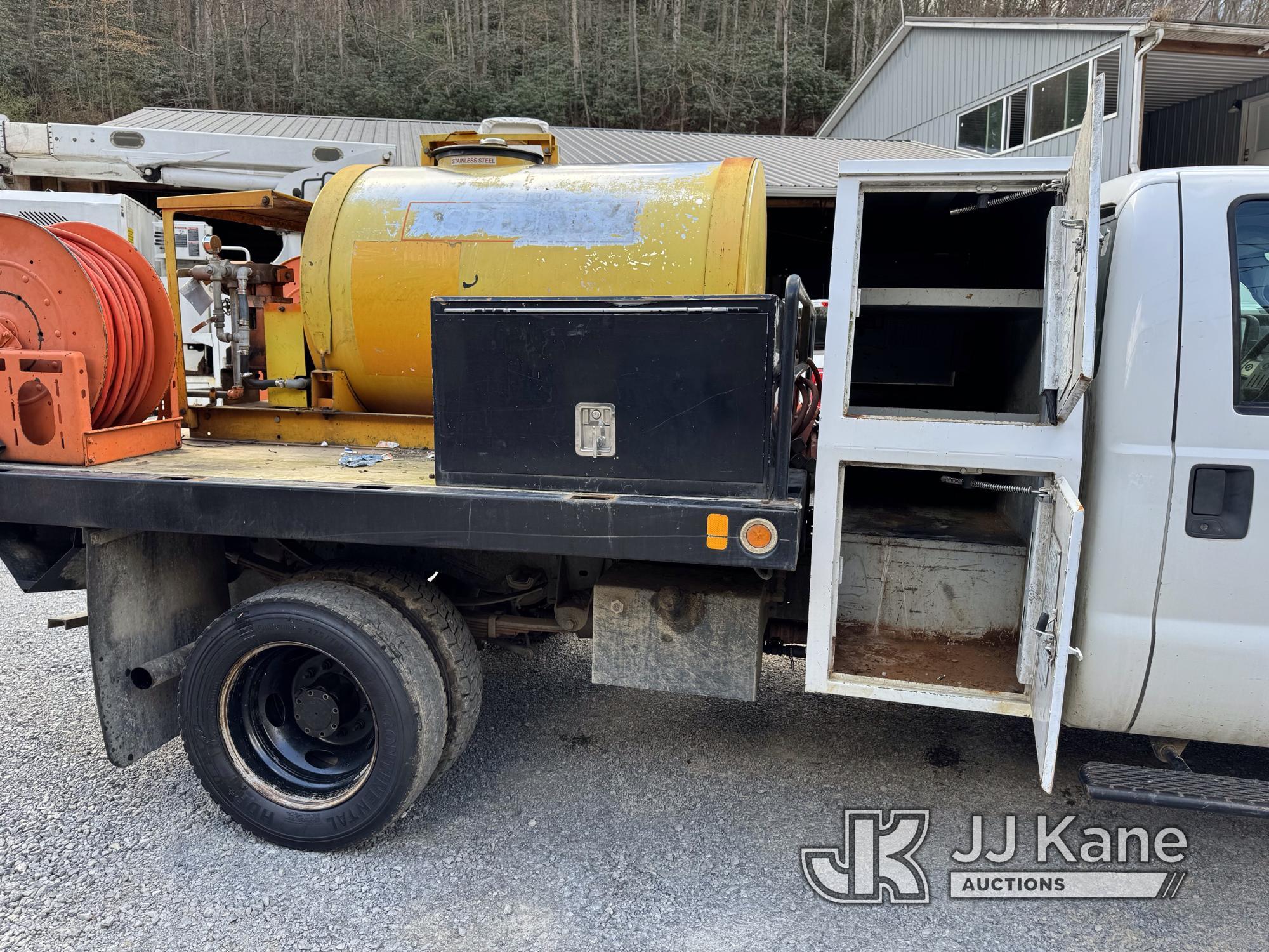 (Hanover, WV) 2011 Ford F450 4x4 Spray Truck Runs with Jump) (Moves in 4x4 Only, Rear Axle Disassemb