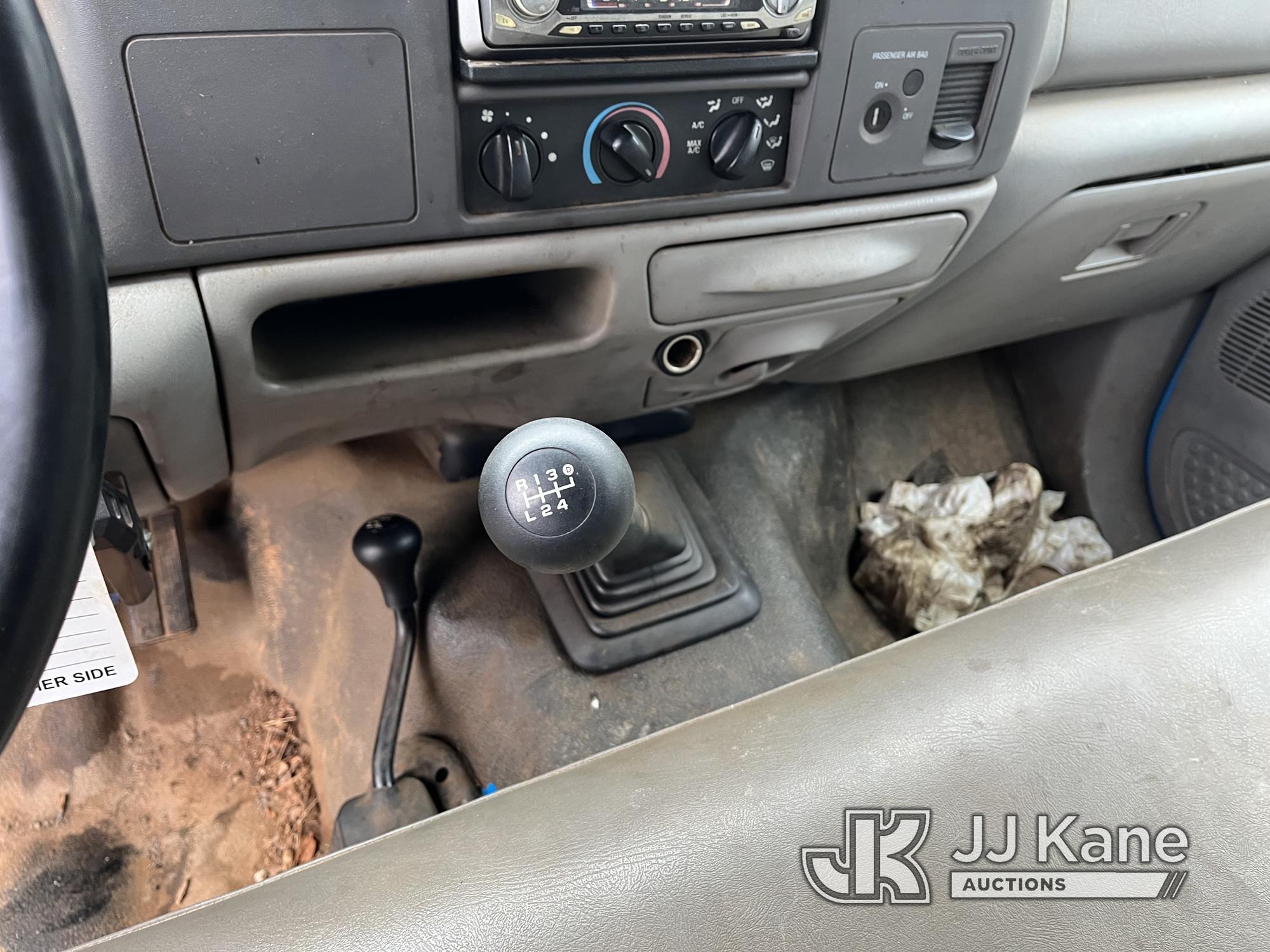 (Chester, VA) 2001 Ford F250 4x4 Extended-Cab Chipper Dump Truck Runs, Moves, & Dump Body Operates