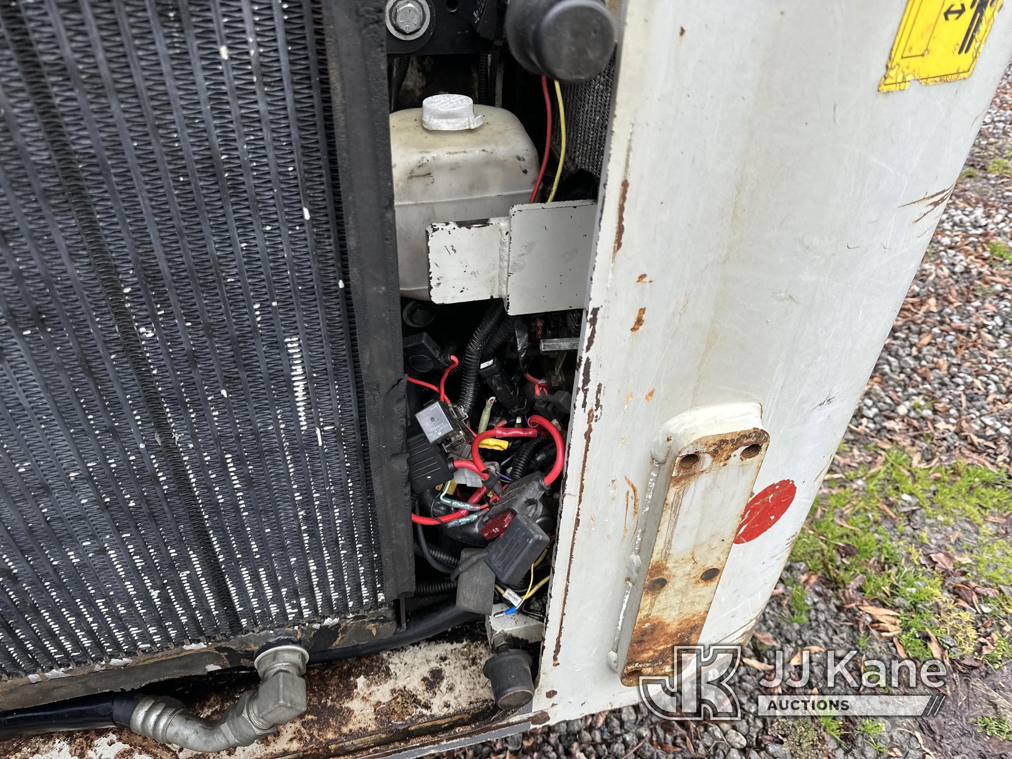 (Wakefield, VA) 2014 Takeuchi TL12HC High Flow Crawler Skid Steer Loader Runs and Moves