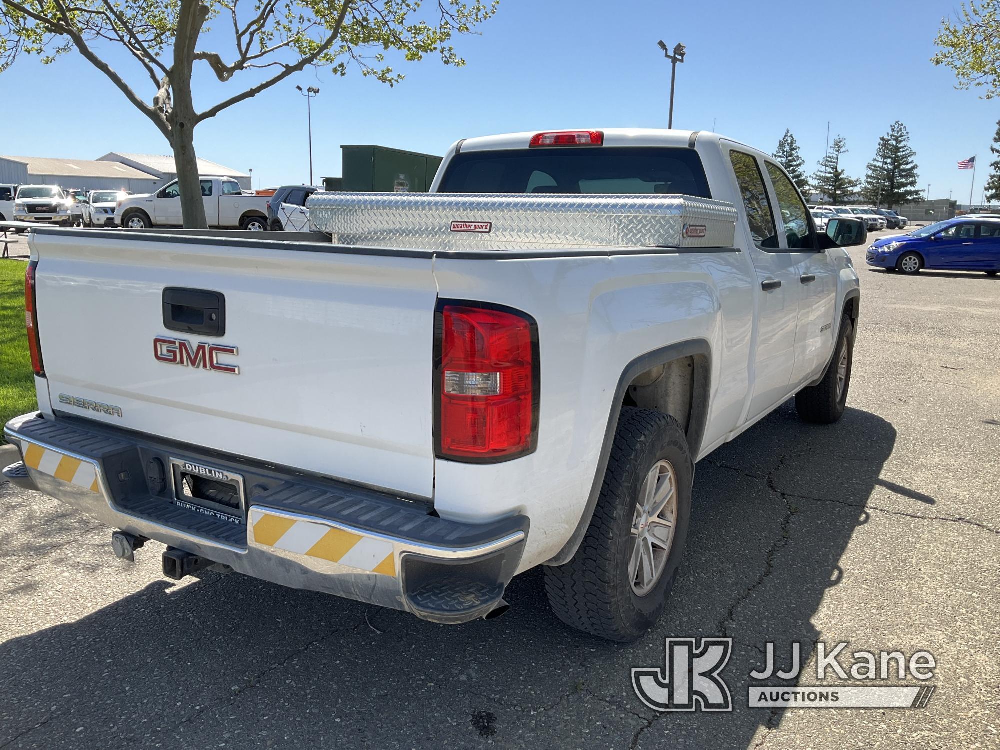 (Dixon, CA) 2014 GMC Sierra 1500 4x4 Extended-Cab Pickup Truck Runs & Moves.