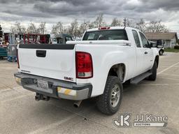 (Dixon, CA) 2013 GMC Sierra 2500HD 4x4 Extended-Cab Pickup Truck Runs & Moves. Driver Door Does Not