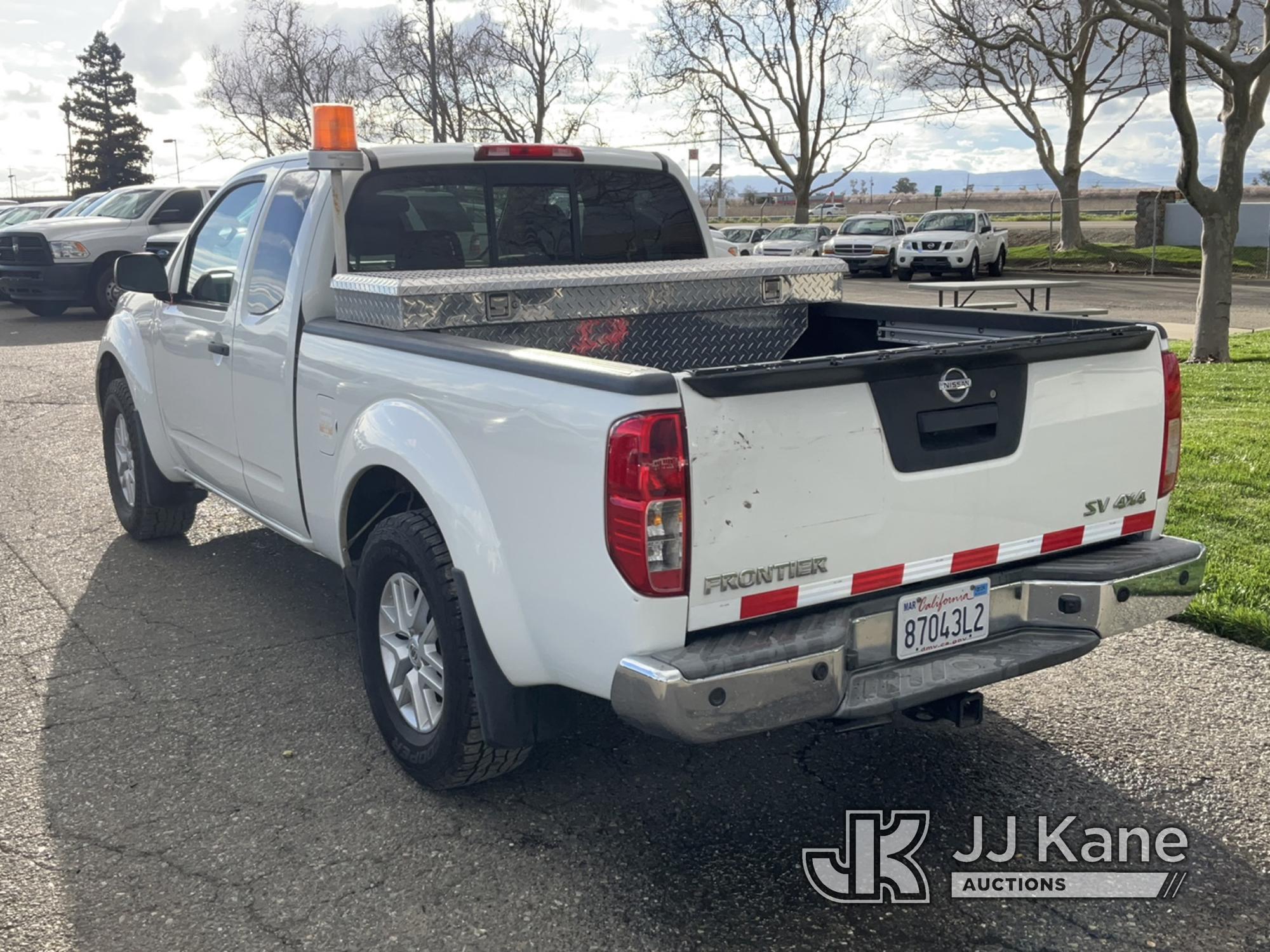 (Dixon, CA) 2017 Nissan Frontier 4x4 Extended-Cab Pickup Truck Runs & Moves