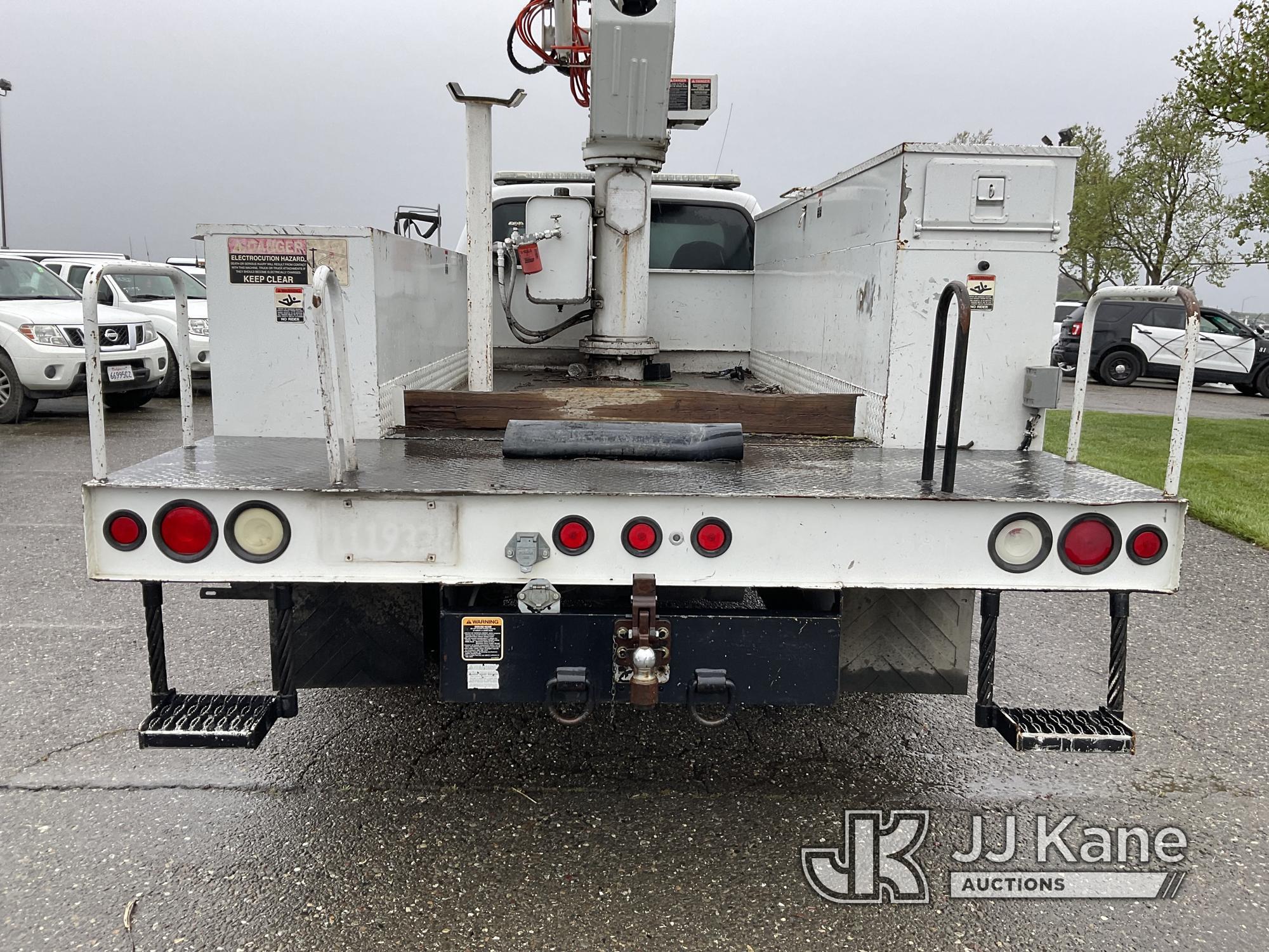 (Dixon, CA) Altec AT37G, mounted behind cab on 2002 Ford F550 Service Truck Runs Rough, Engine Bay S