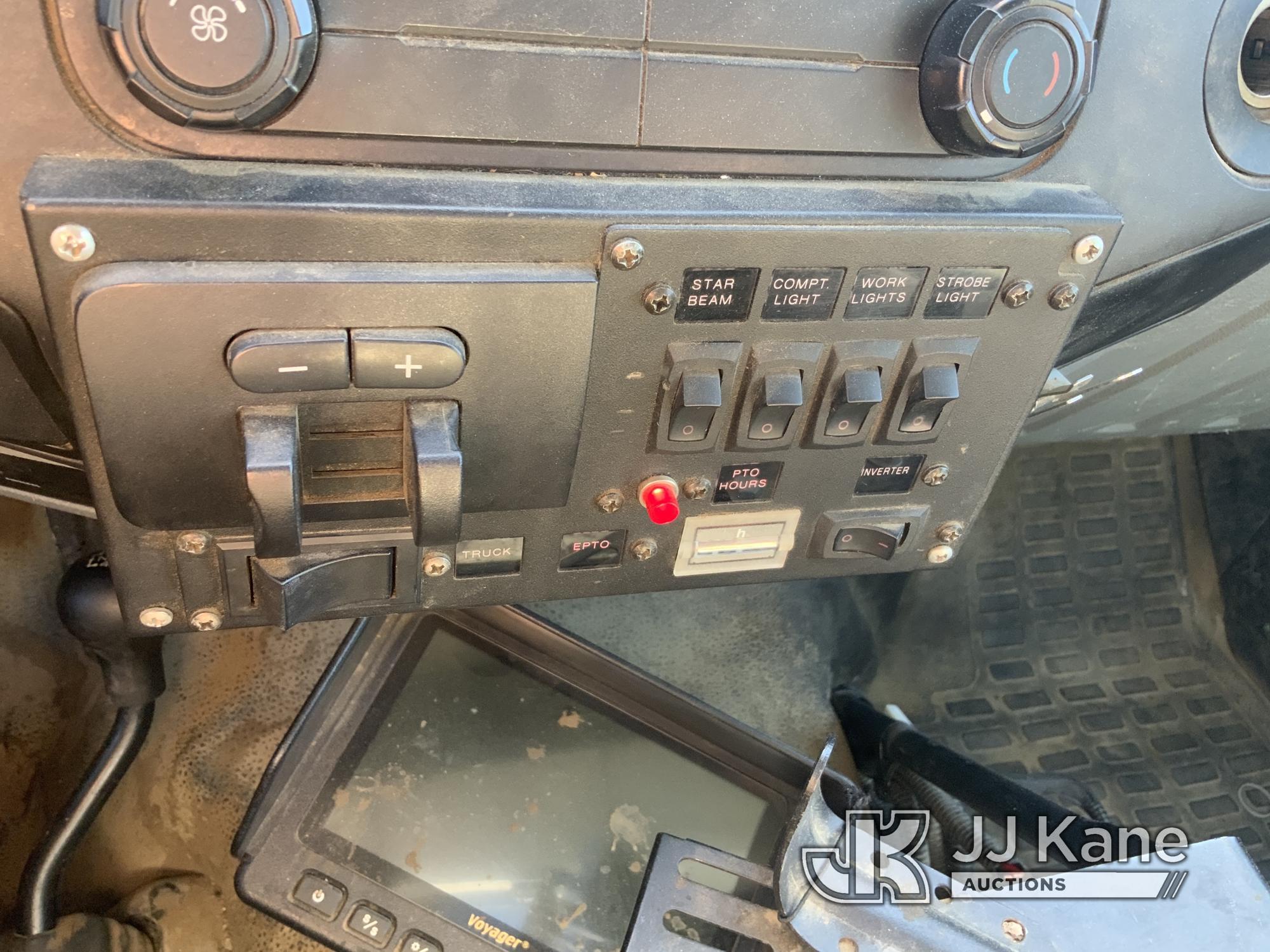 (Dixon, CA) Altec AT37G, mounted behind cab on 2012 Ford F550 4x4 Service Truck Runs & Moves, Upper