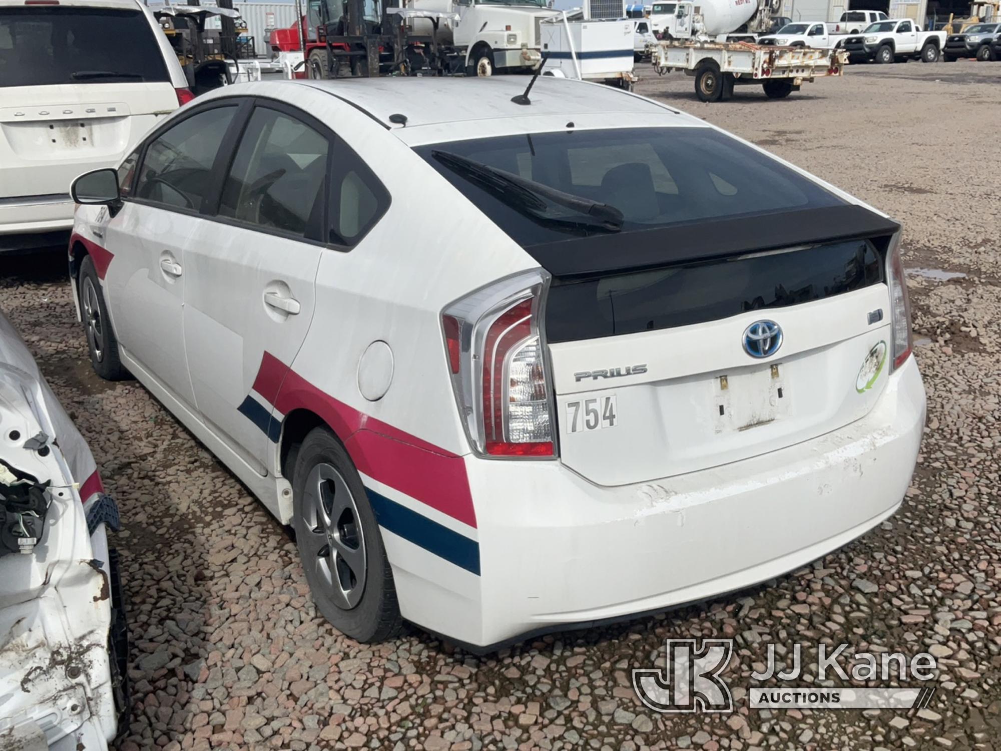 (Dixon, CA) 2012 Toyota Prius Hybrid 4-Door Hatch Back Runs & Moves, No Catalytic Converter, Bad Tir