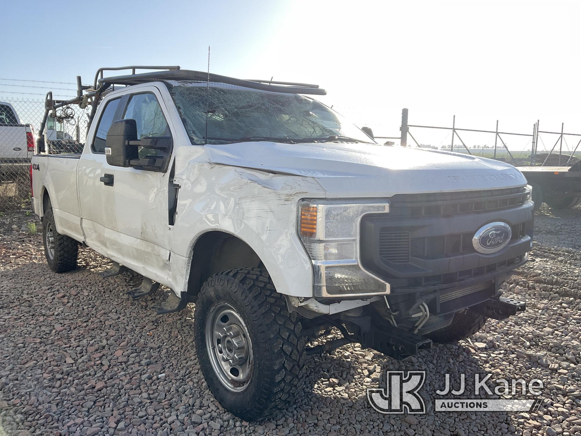 (Dixon, CA) 2022 Ford F250 4x4 Extended-Cab Pickup Truck Not Running, Wrecked