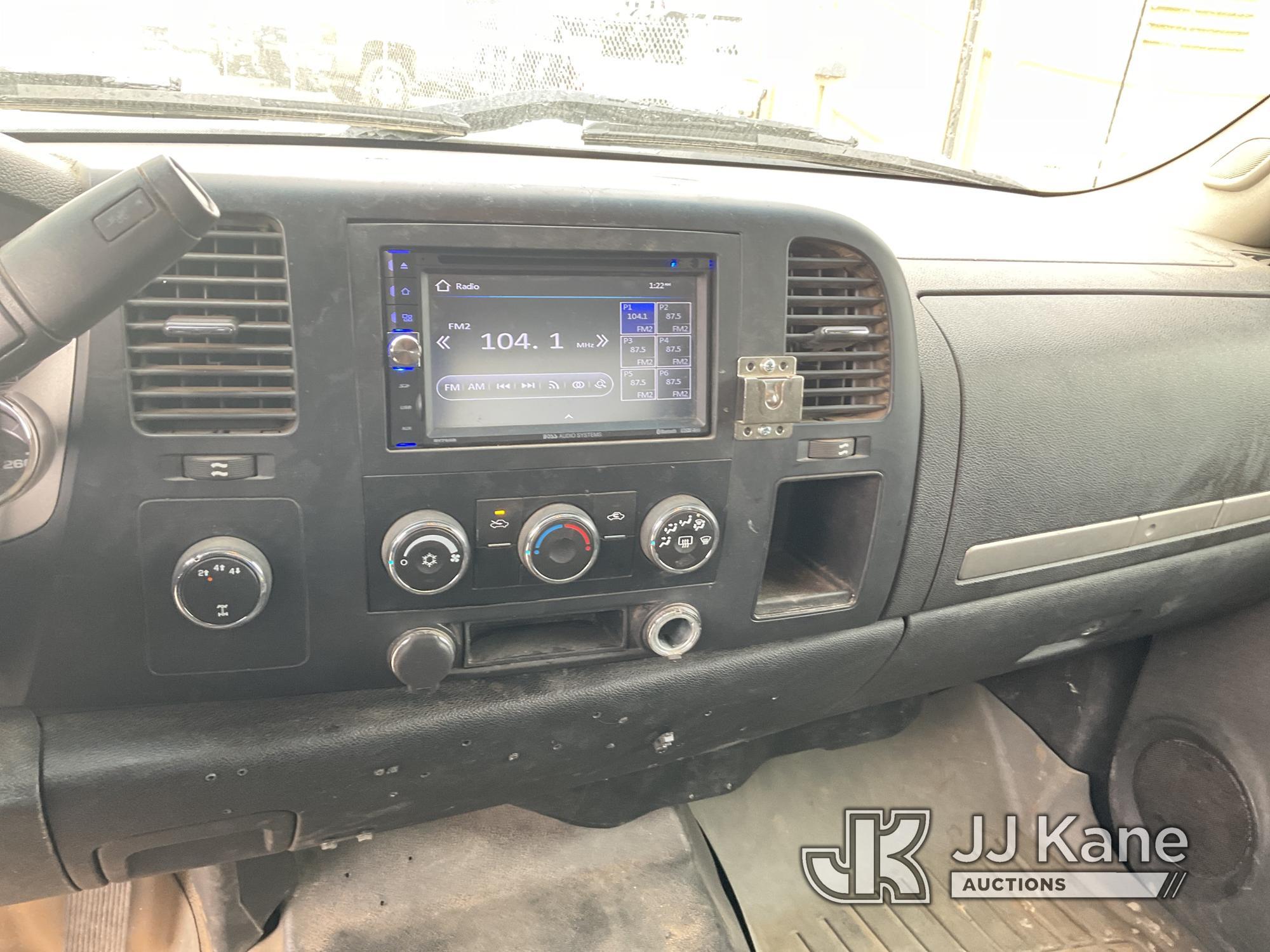 (Dixon, CA) 2007 Chevrolet Silverado 2500HD 4x4 Extended-Cab Pickup Truck Runs & Moves.