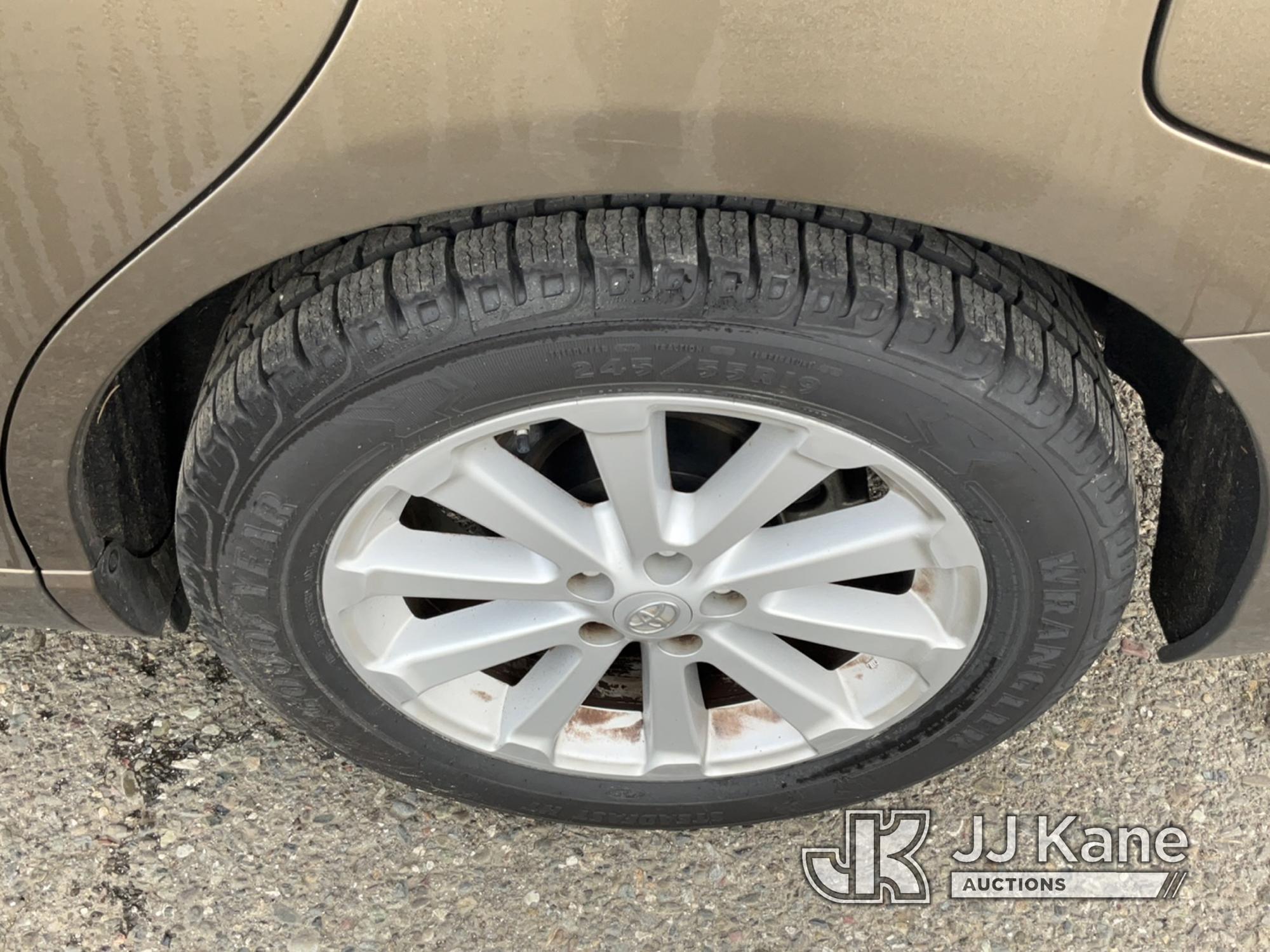 (Dixon, CA) 2011 Toyota Venza 4-Door Sport Utility Vehicle Runs & Moves) (Paint Damage On Front Bump