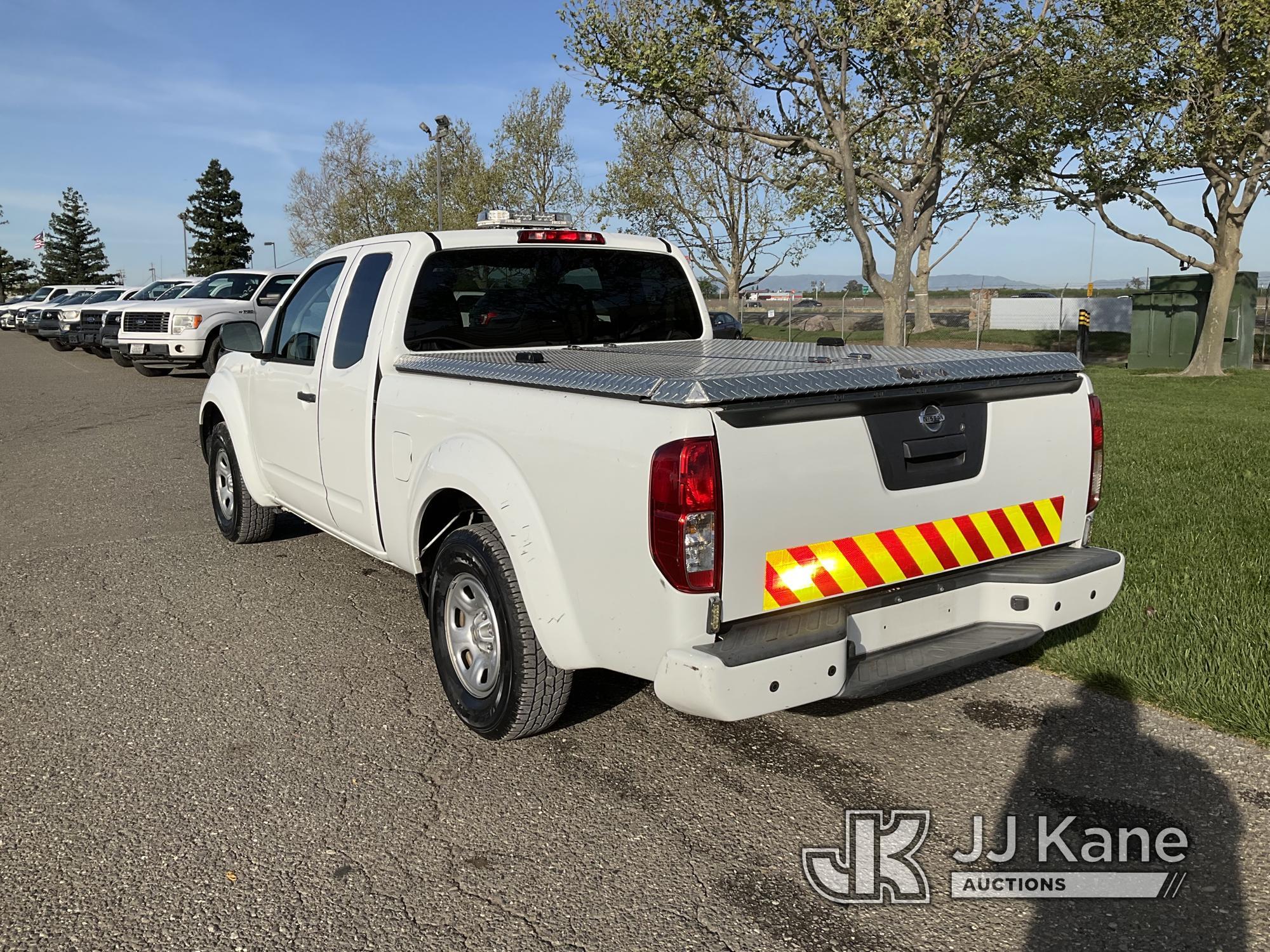 (Dixon, CA) 2017 Nissan Frontier Extended-Cab Pickup Truck Runs & Moves, Engine Monitors