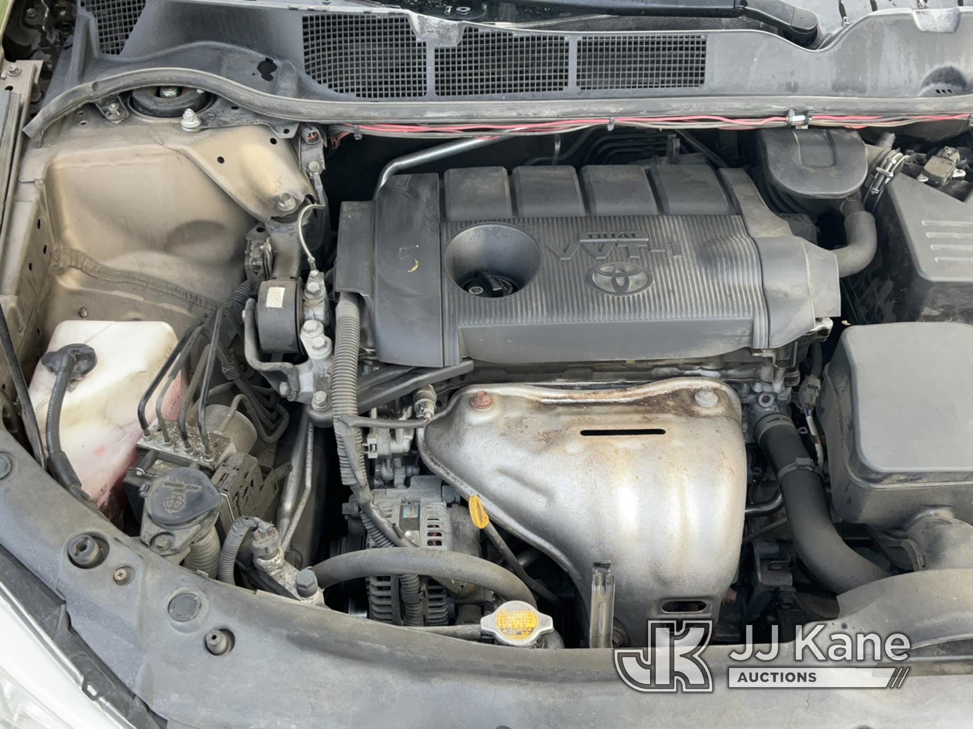 (Dixon, CA) 2011 Toyota Venza 4-Door Sport Utility Vehicle Runs & Moves) (Paint Damage On Front Bump