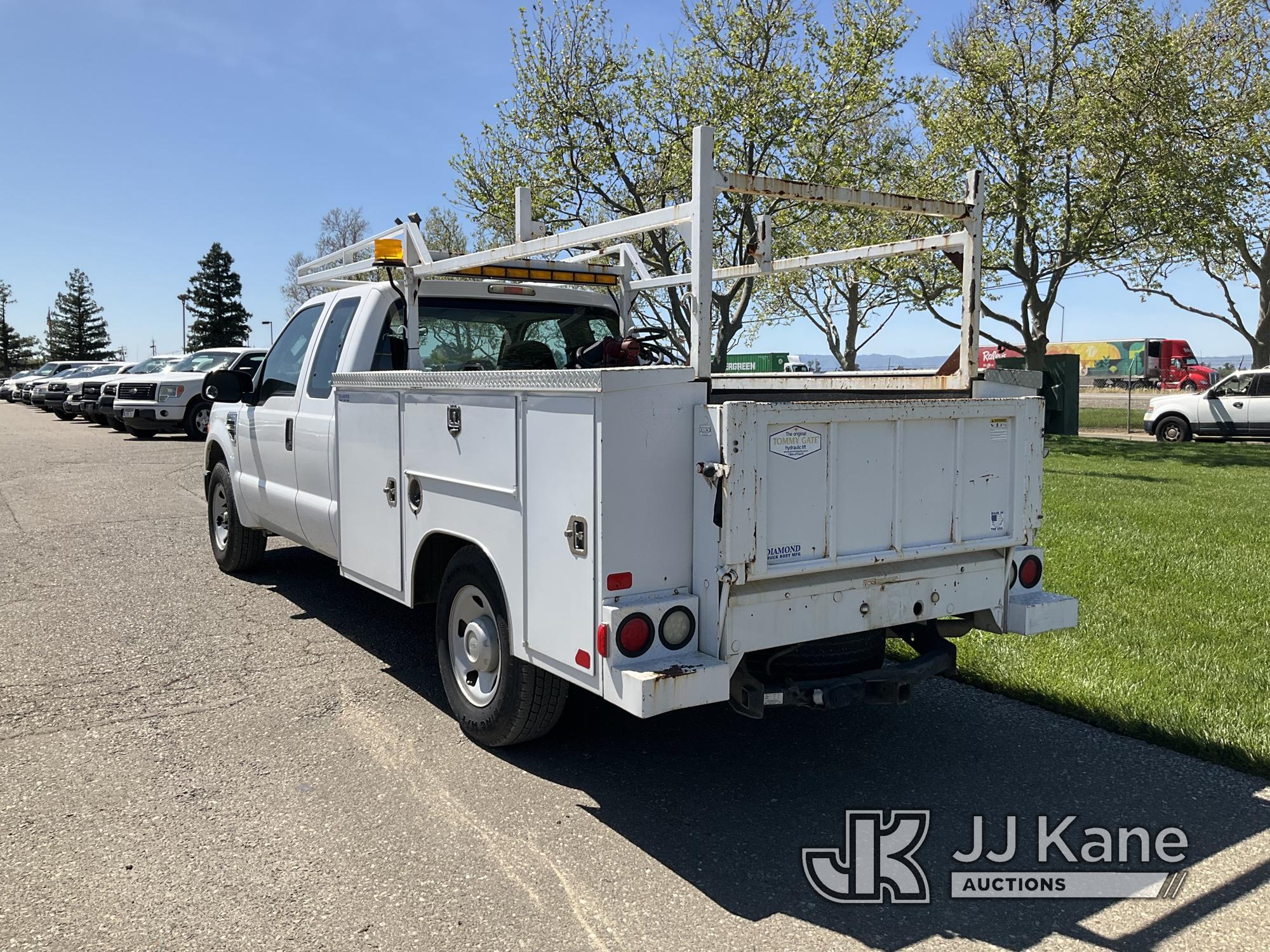 (Dixon, CA) 2008 Ford F250 SD Extended-Cab Pickup Truck Runs & Moves)( Random Misfire)( Air Bag Ligh