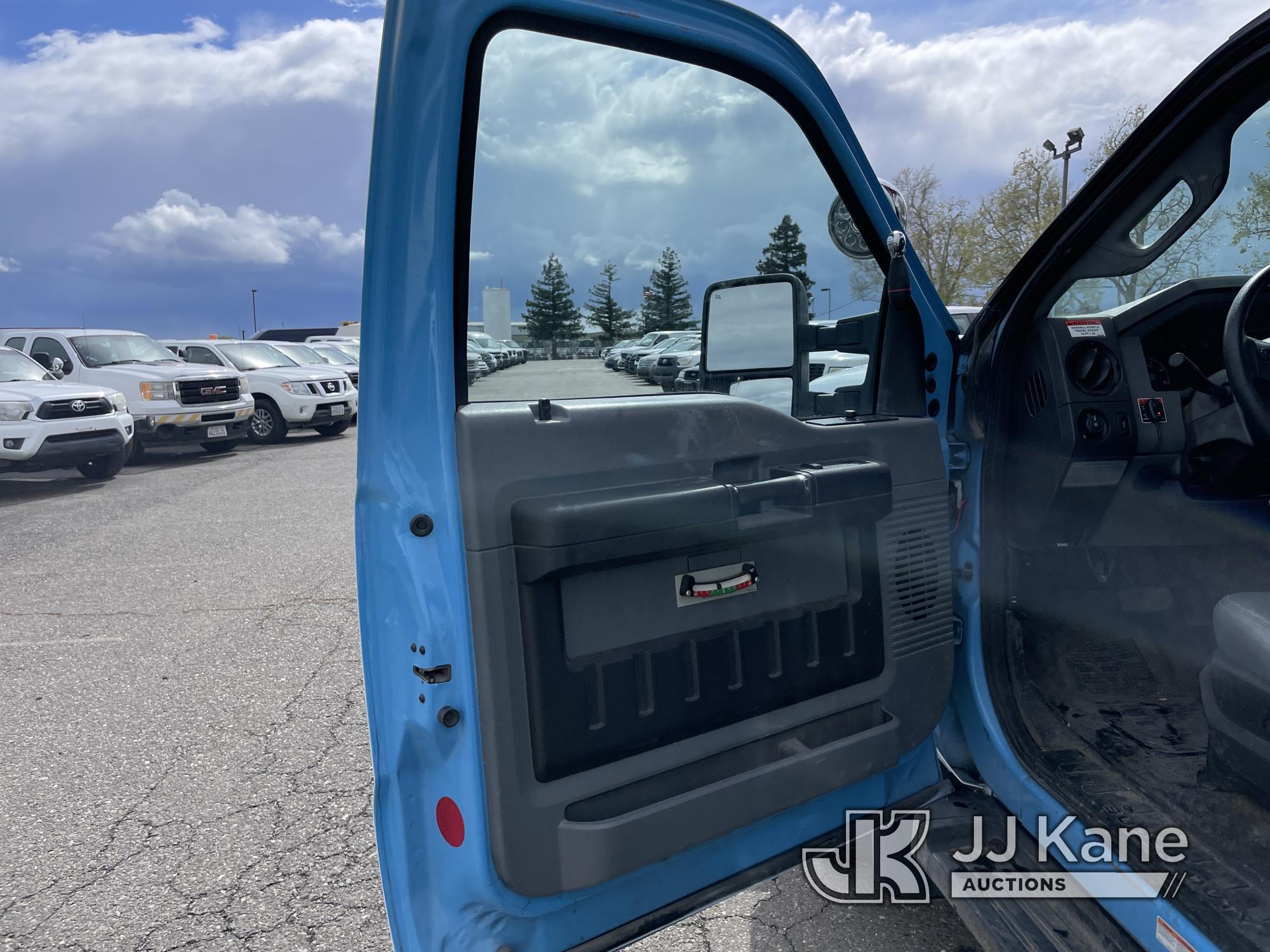 (Dixon, CA) Altec AT37G, mounted behind cab on 2011 Ford F550 4x4 Service Truck Runs, Moves, & Opera