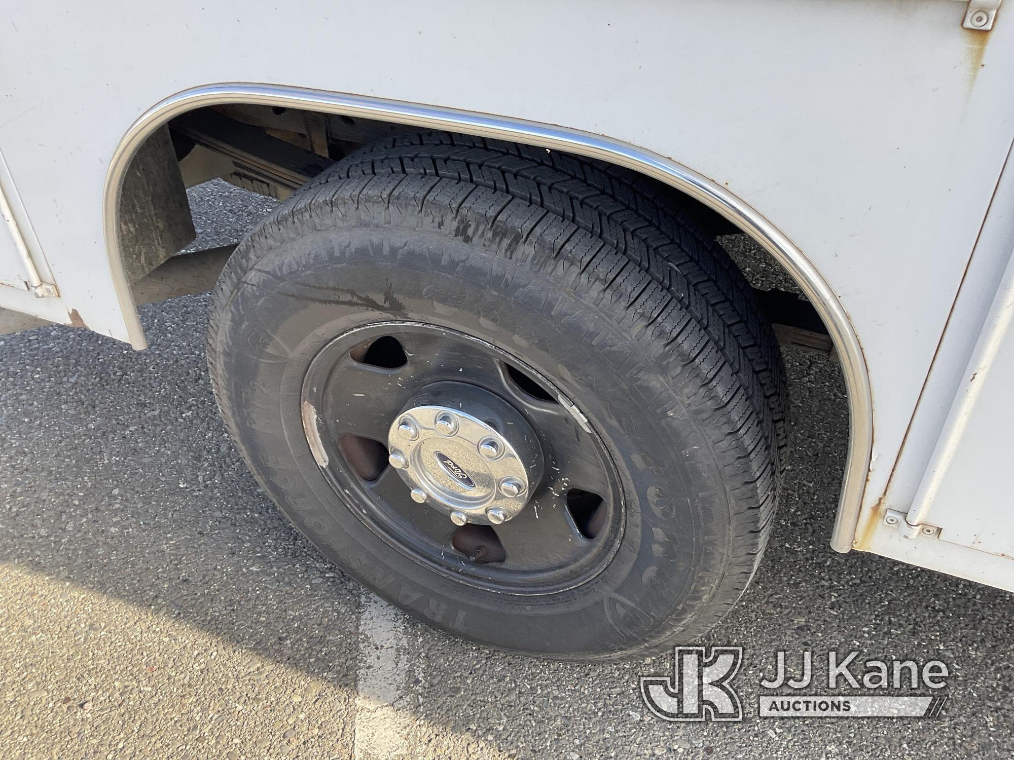 (Dixon, CA) 2006 Ford F250 Service Truck Runs & Moves