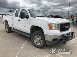 (Dixon, CA) 2013 GMC Sierra 2500HD 4x4 Extended-Cab Pickup Truck Runs & Moves. Driver Door Does Not