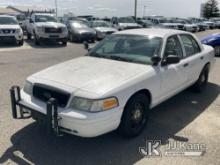 2011 Ford Crown Victoria Police Interceptor 4-Door Sedan Runs & Moves) (Interior Stripped Of Parts