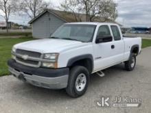 (Dixon, CA) 2003 Chevrolet Silverado 2500HD Extended-Cab Pickup Truck Runs & Moves) (Interior Worn