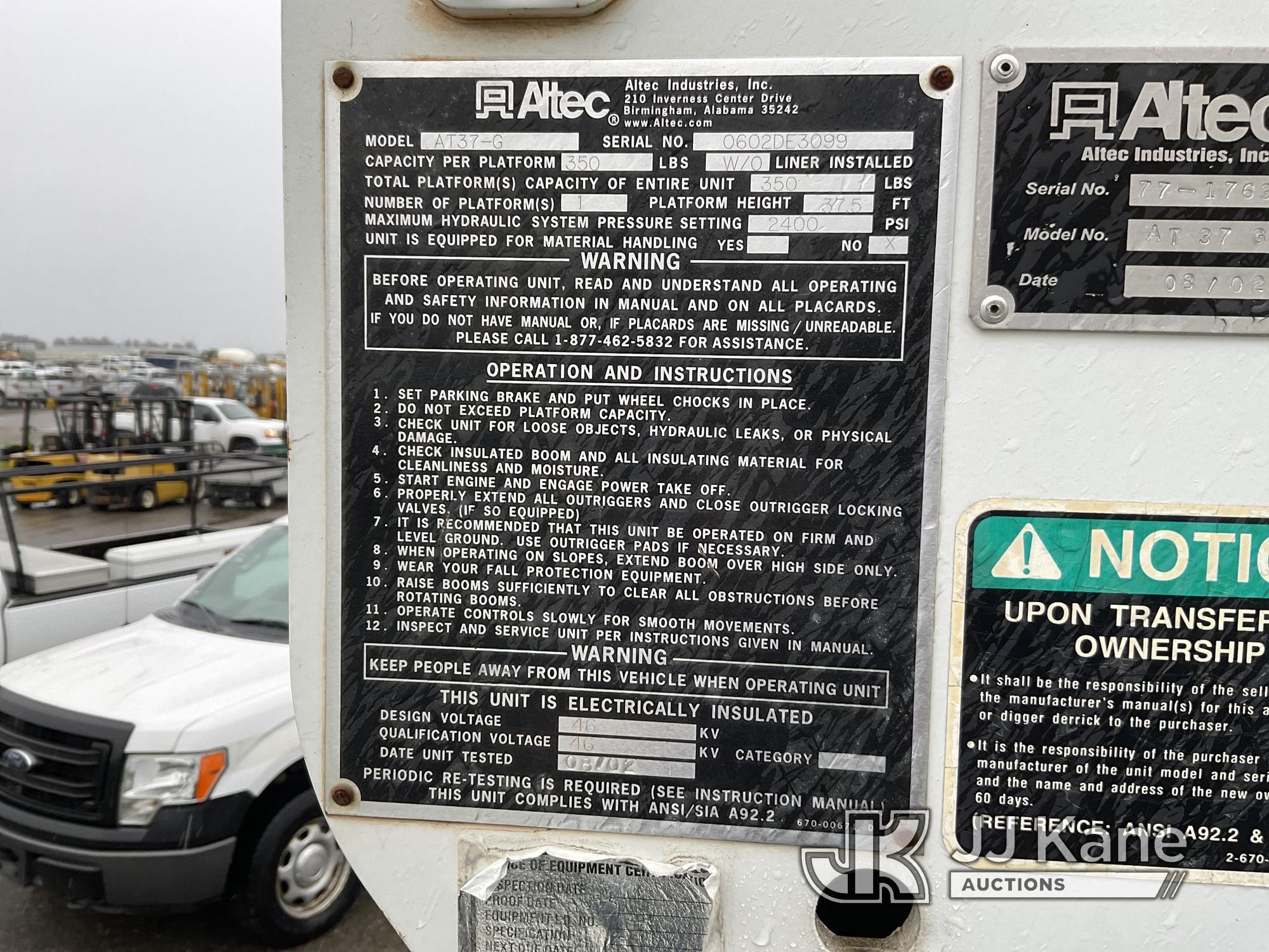 (Dixon, CA) Altec AT37G, mounted behind cab on 2002 Ford F550 Service Truck Runs Rough, Engine Bay S