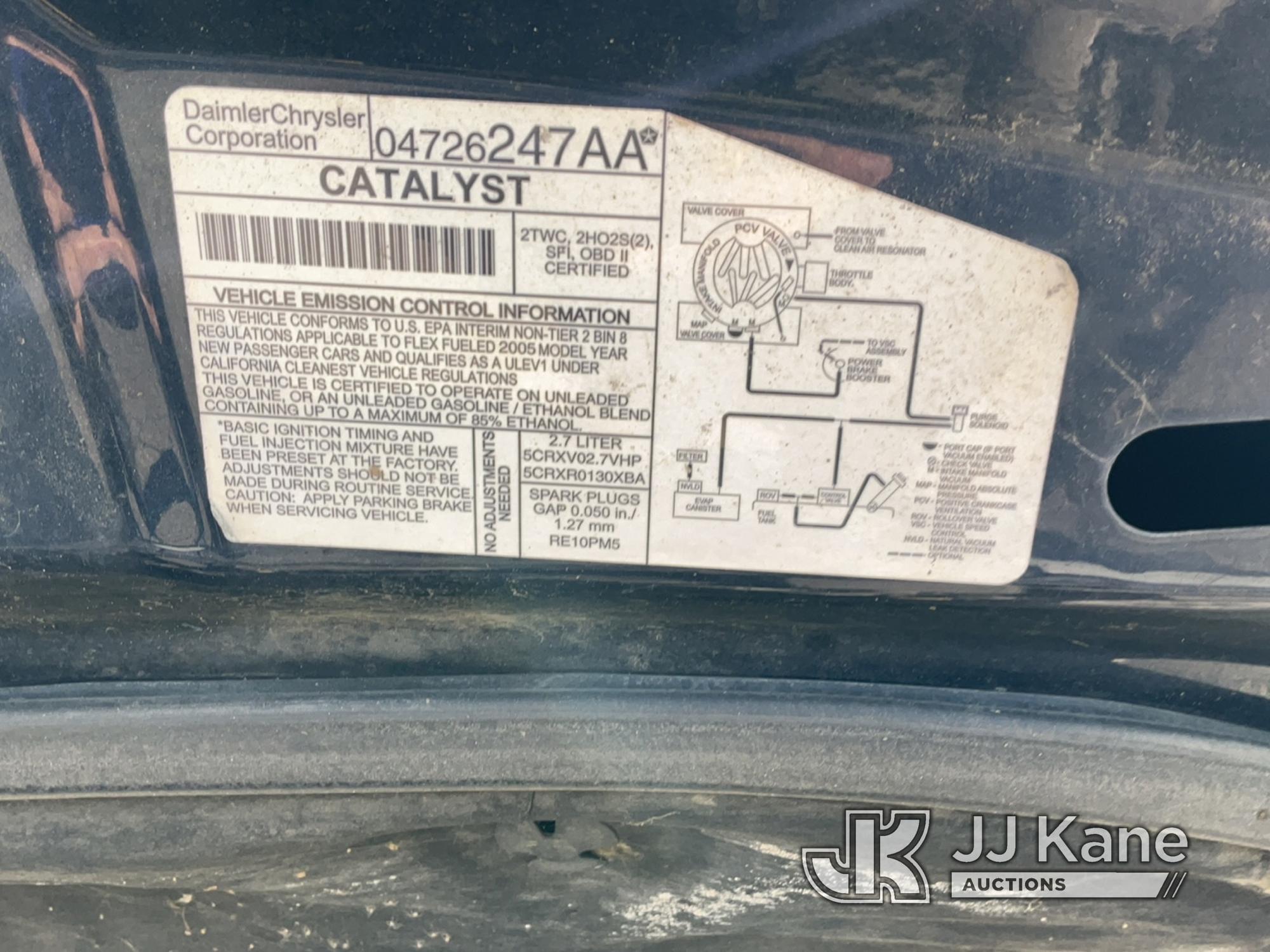 (Dixon, CA) 2005 Dodge Stratus SXT 4-Door Sedan Runs & Moves)( Monitors Will Not Satisfy