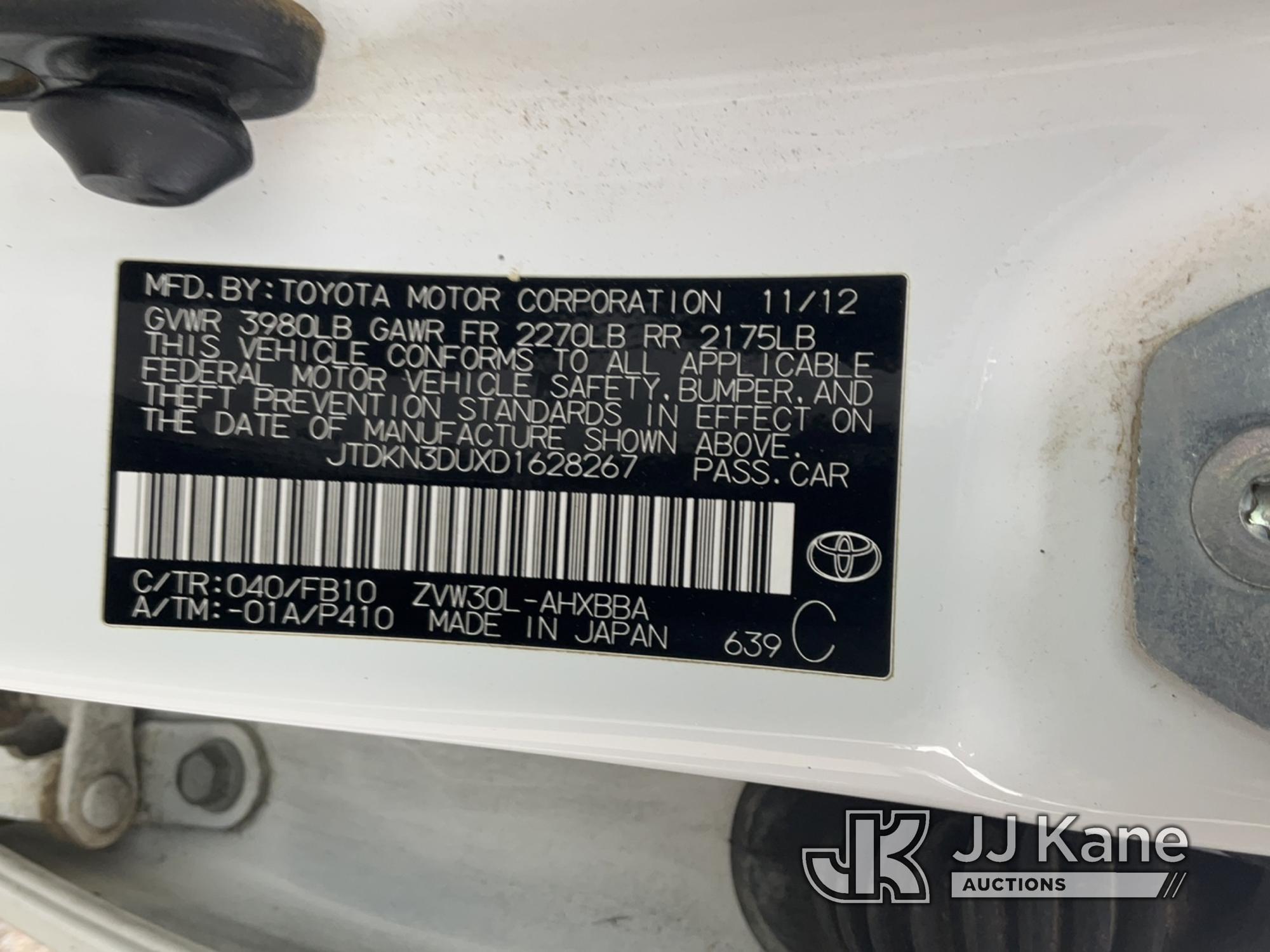 (Dixon, CA) 2013 Toyota Prius Hybrid 4-Door Hatch Back Runs & Moves) (Maintenance Light On