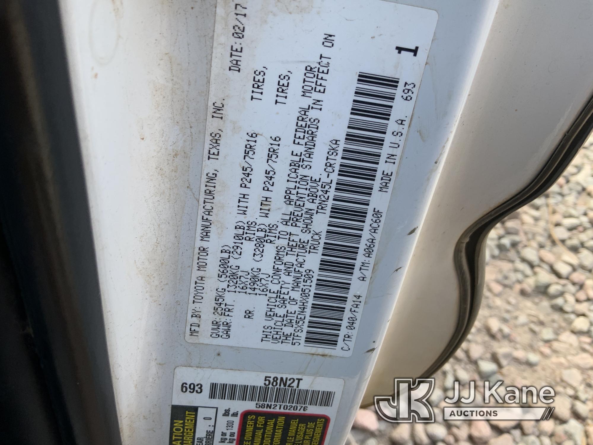 (Dixon, CA) 2017 Toyota Tacoma 4x4 Extended-Cab Pickup Truck Not Running)( Body Damage