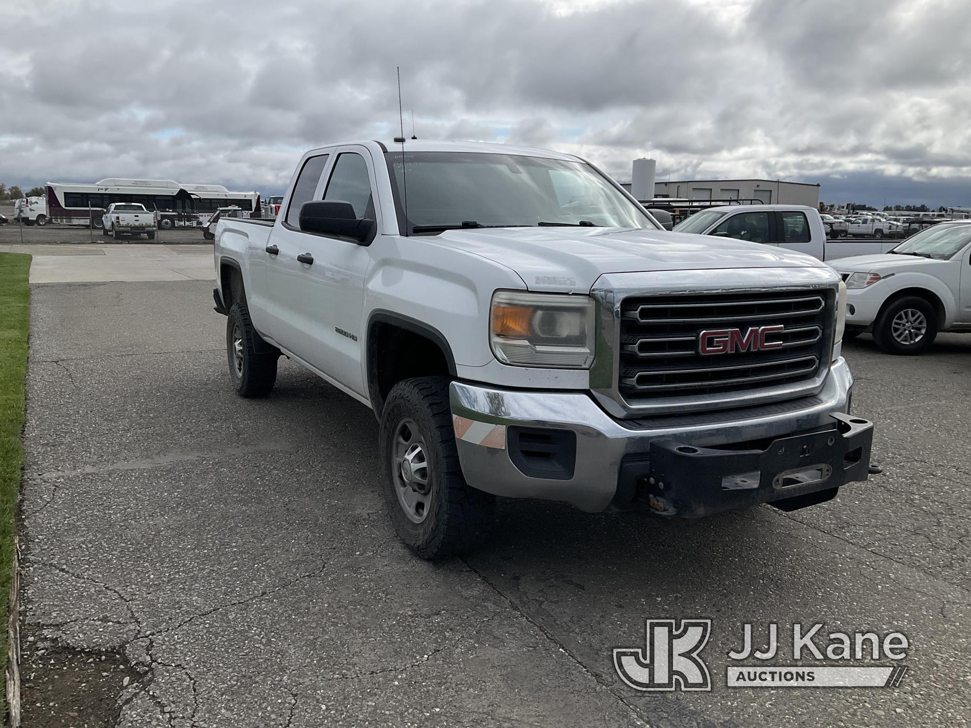 (Dixon, CA) 2015 GMC Sierra 2500HD 4x4 Extended-Cab Pickup Truck Runs & Moves