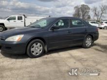 2007 Honda Accord 4-Door Sedan Runs & Moves) (Cracked Windshield, Rust Damage