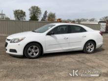 (South Beloit, IL) 2015 Chevrolet Malibu 4-Door Sedan Runs & Moves) (Paint Damage, Rust Spots