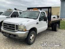 (Tipton, MO) 2002 Ford F350 4x4 Flatbed/Dump Truck Runs and Moves) (Dump Operates