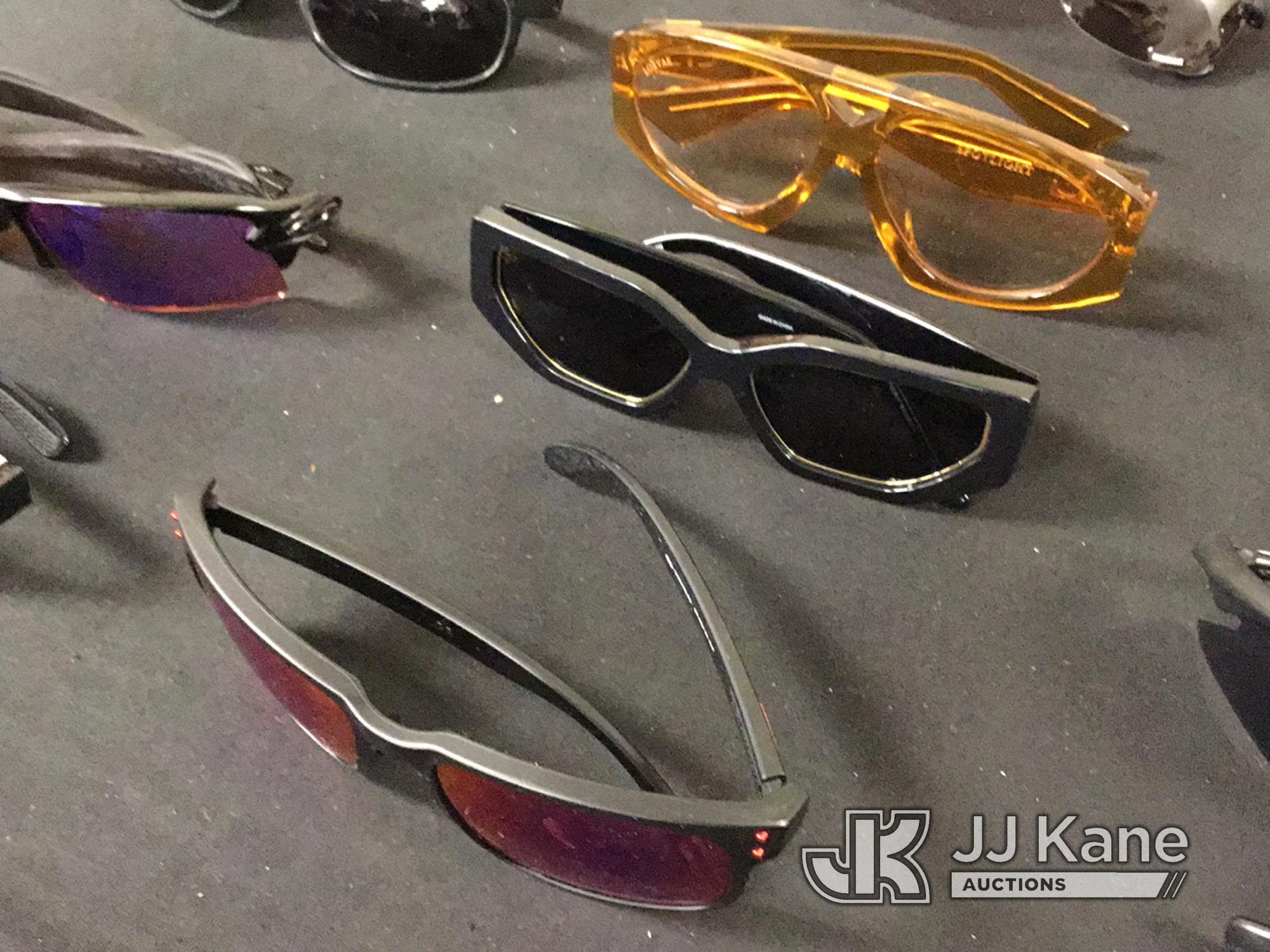 (Jurupa Valley, CA) Sunglasses | cases | authenticity unknown (Used ) NOTE: This unit is being sold