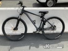 (Jurupa Valley, CA) Cannondale Bike (Used) NOTE: This unit is being sold AS IS/WHERE IS via Timed Au
