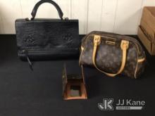 (Jurupa Valley, CA) Purses | wallet | authenticity unknown (Used) NOTE: This unit is being sold AS I