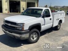 2003 Chevrolet Silverado 2500HD 4x4 Service Truck Runs Rough, Moves) (Oil Pressure Low. Bad Battery)