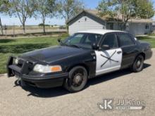 2011 Ford Crown Victoria Police Interceptor 4-Door Sedan Runs & Moves) (Interior Stripped Of Parts