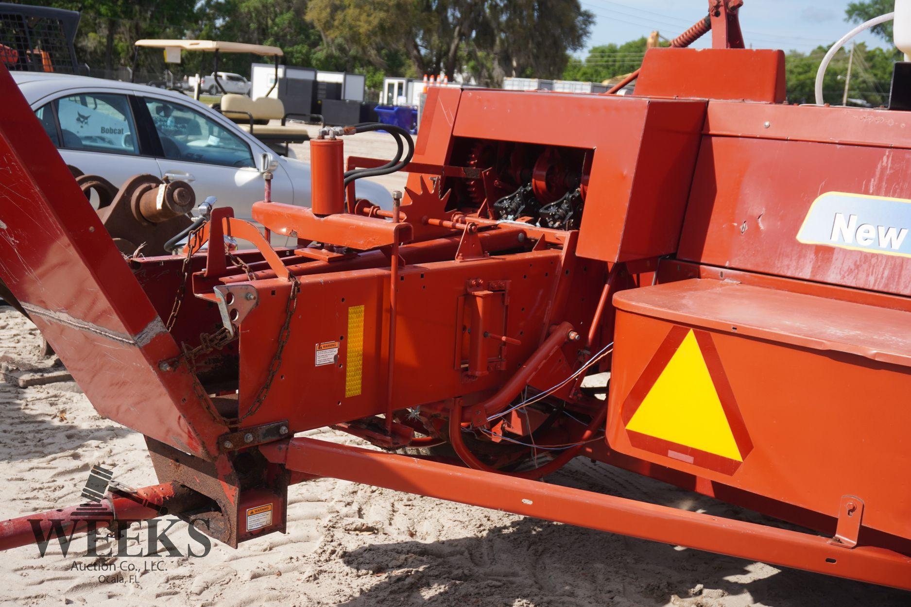 NEW HOLLAND BC5070 BALER