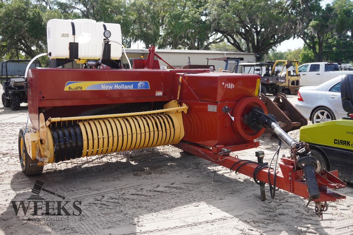 NEW HOLLAND BC5070 BALER