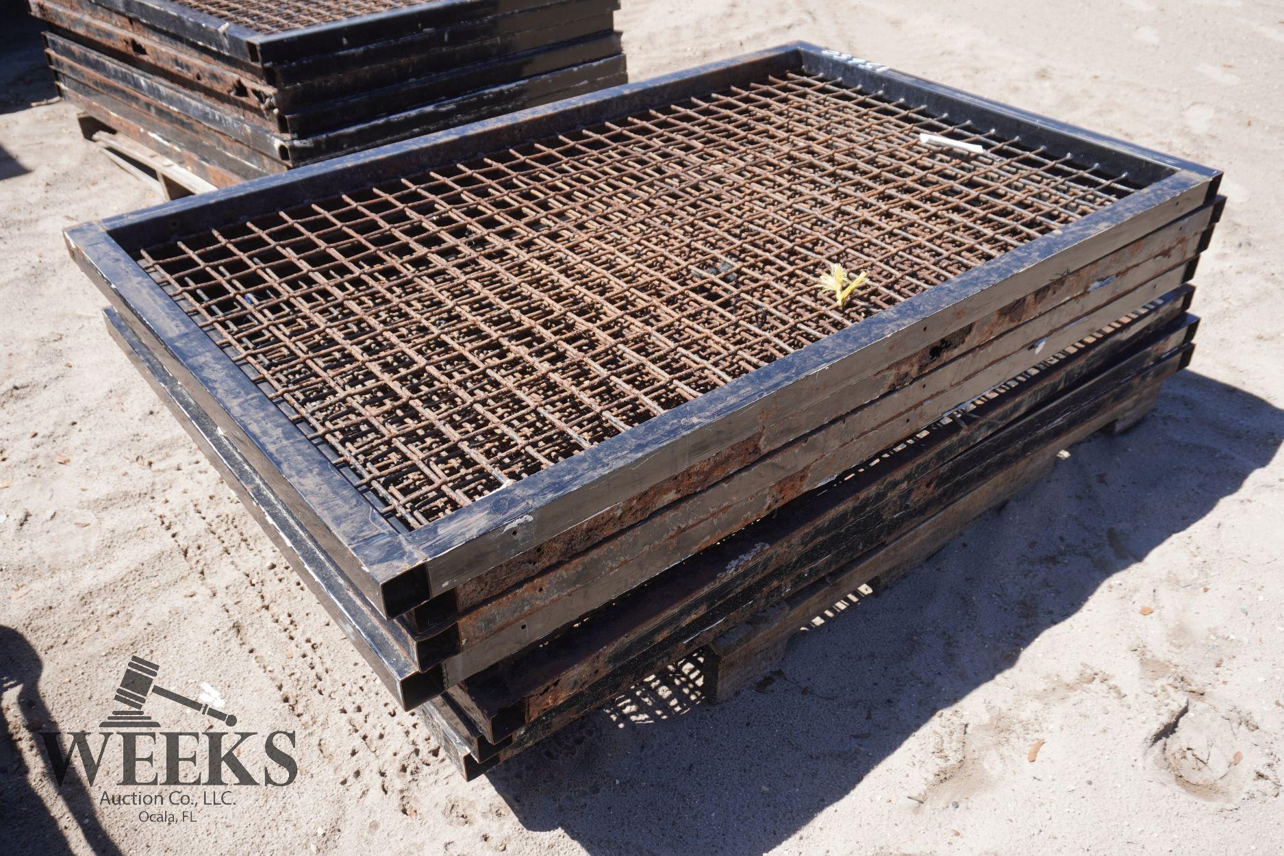 PALLET OF STALL DOORS