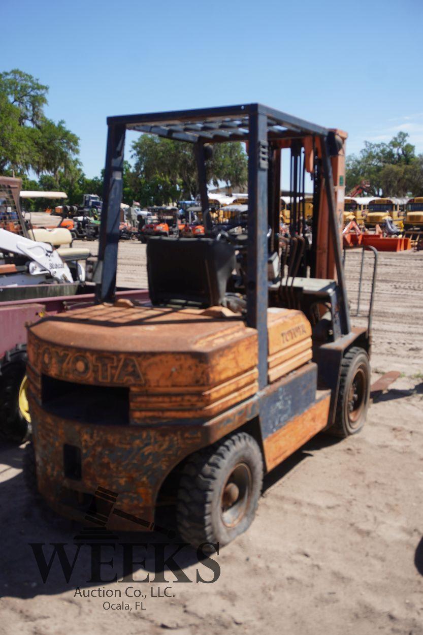 TOYOTA 35C FORKLIFT