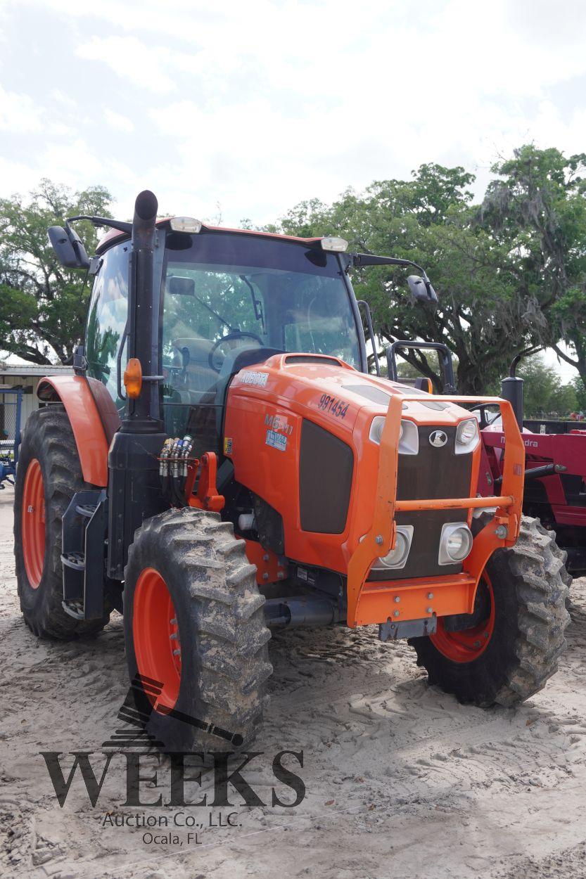 KUBOTA M611 CAB 4WD