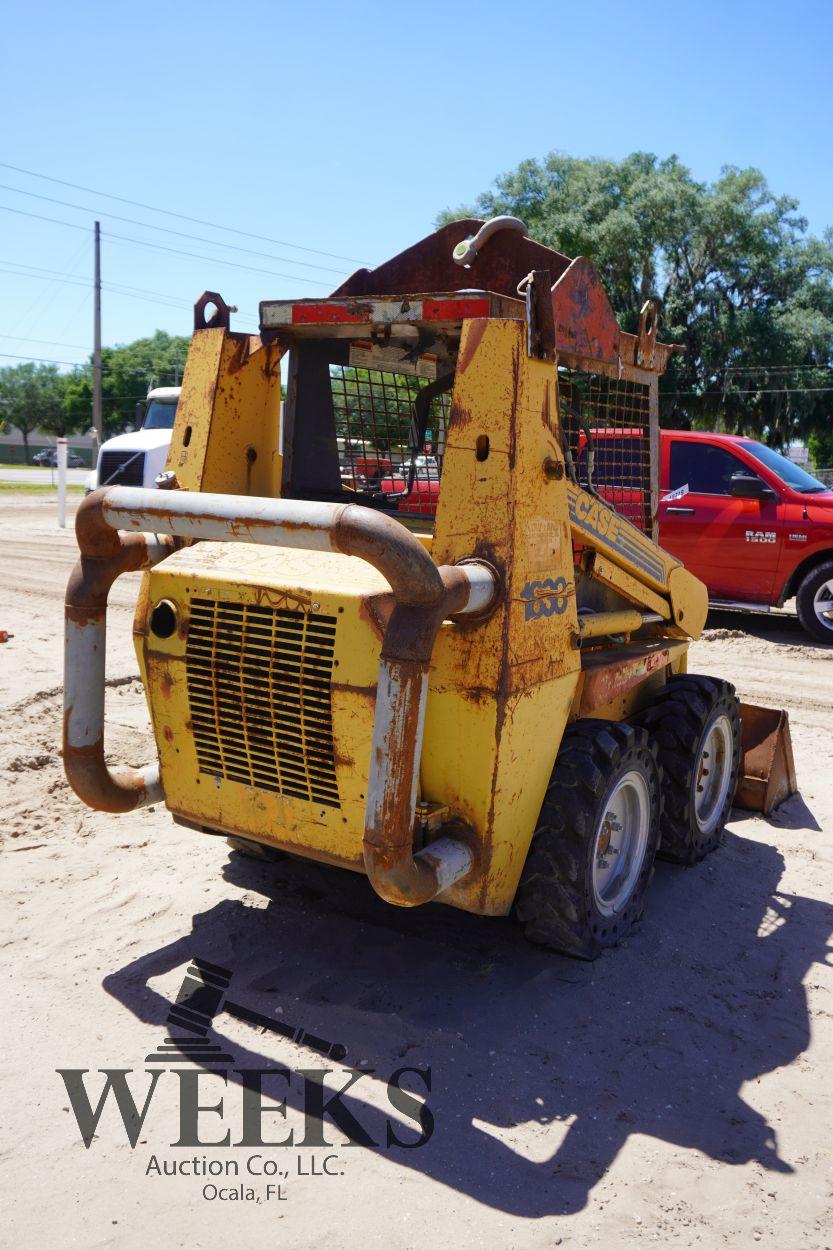 CASE 1838 SKID STEER