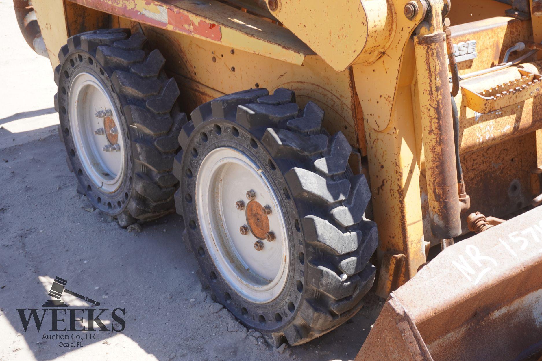 CASE 1838 SKID STEER