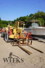 CAT 10000LB TELEHANDLER