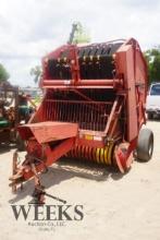 MF 1560 BALER