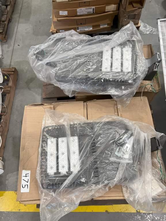 PALLET OF ASSORTED LIGHTING FIXTURES