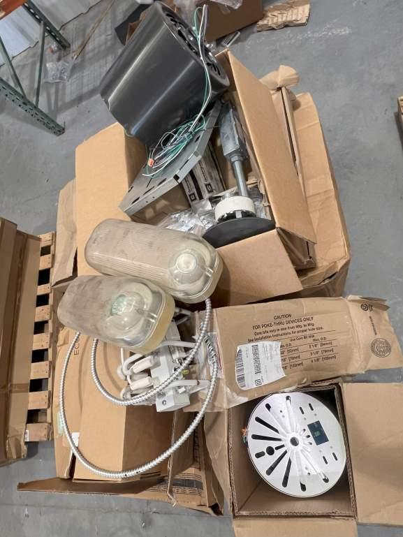 PALLET OF ASSORTED LIGHTING FIXTURES