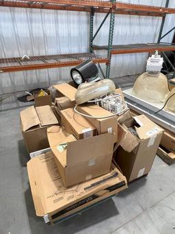 PALLET OF ASSORTED LIGHTING FIXTURES